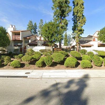 21555 Burbank Blvd, Woodland Hills, CA 91367