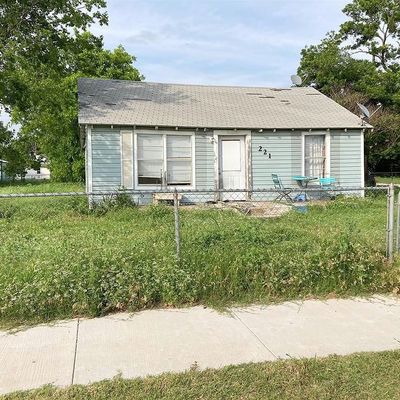 221 Central, Petrolia, TX 76377