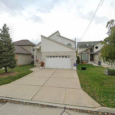 22469 Milner St, Saint Clair Shores, MI 48081