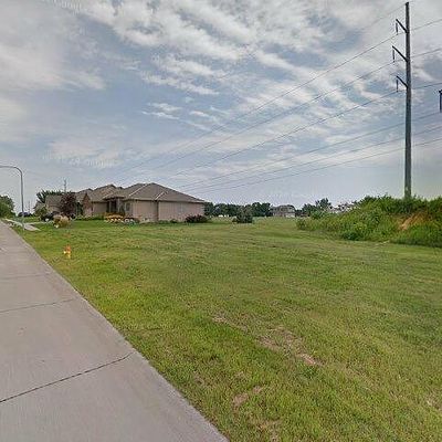 19541 Farnam St, Elkhorn, NE 68022