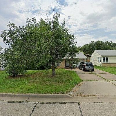 2024 John St, Ponca City, OK 74601