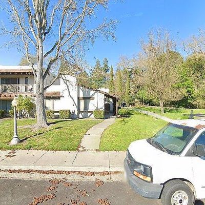 255 Candlelight Dr, Santa Rosa, CA 95403