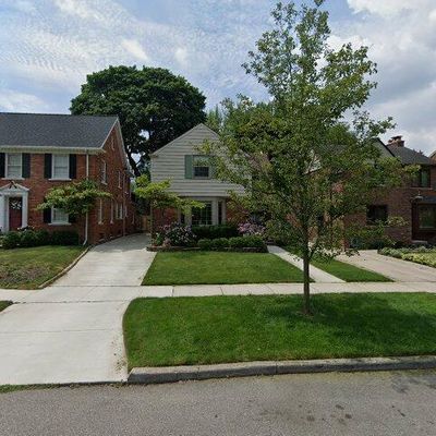 261 Moran Rd, Grosse Pointe Farms, MI 48236