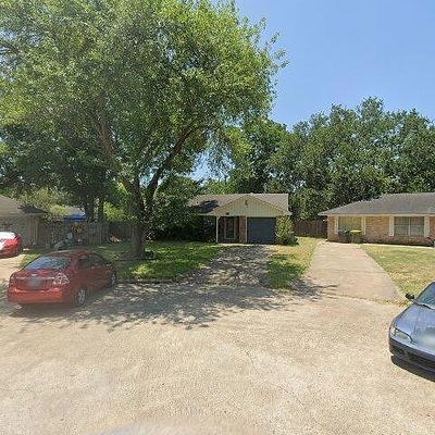 2304 Pear Ct, Pearland, TX 77581