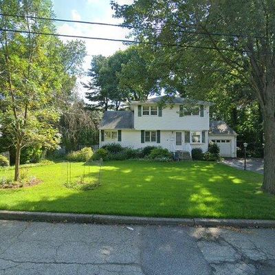 296 Montana St, Paramus, NJ 07652