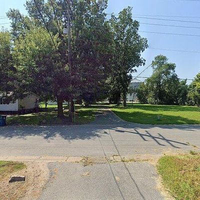 2 Nd St, Charleston, MO 63834