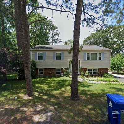 304 Spring Lake Blvd, Browns Mills, NJ 08015