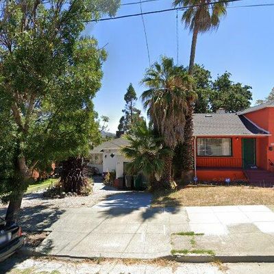 2718 Oliver Ave, Oakland, CA 94605