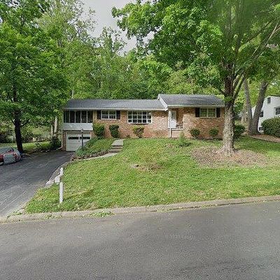 2847 Woodthrush Dr, Roanoke, VA 24018