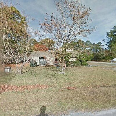 3600 Meadow Dr, Morehead City, NC 28557