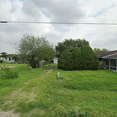 409 W 3 Rd St, Bishop, TX 78343