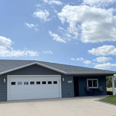 420 Riverbluff, Windom, MN 56101