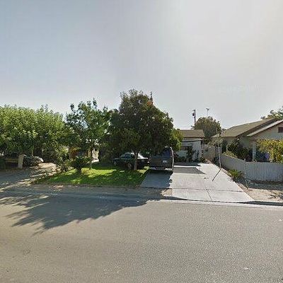 424 L St, Sanger, CA 93657