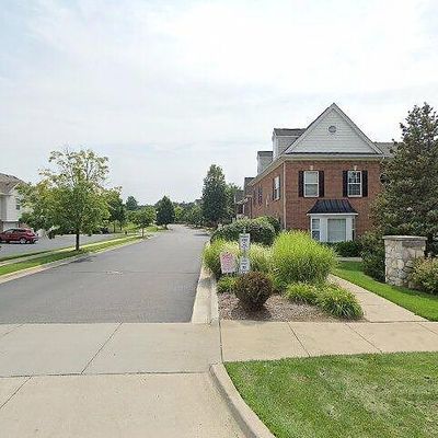 42771 Richmond Dr, Sterling Heights, MI 48313