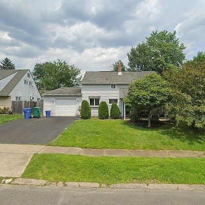 40 Granite Rd, Levittown, PA 19057