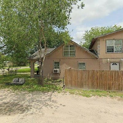 400 Kentucky St, Alice, TX 78332