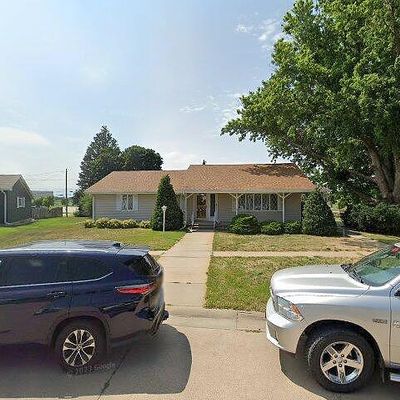 401 Sunset Dr, Hastings, NE 68901