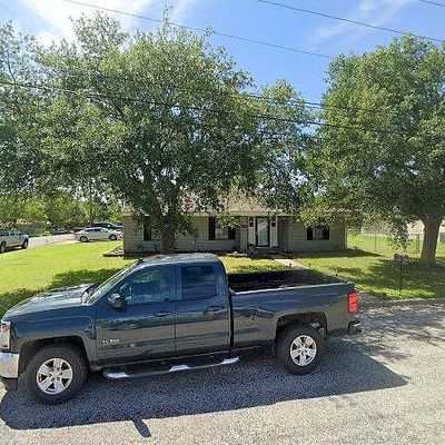 497 Edgewood Ave, Giddings, TX 78942