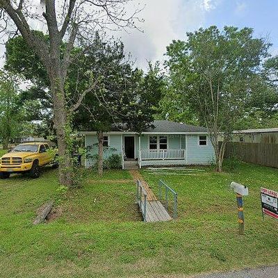 502 Chestnut St, Brazoria, TX 77422