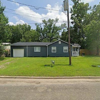 507 W Hall St, Hearne, TX 77859