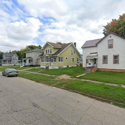 507 W Hughitt St, Iron Mountain, MI 49801