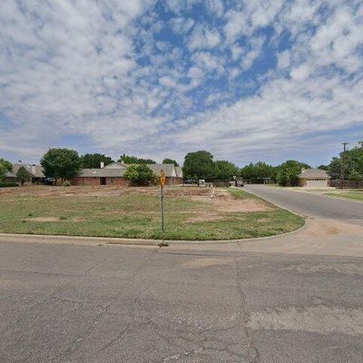 5102 58 Th St #2, Lubbock, TX 79414