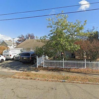 6 Meakin Ave, Rochelle Park, NJ 07662