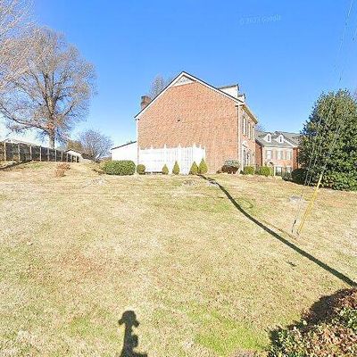 603 E Mountcastle Dr, Johnson City, TN 37601