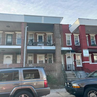 6042 Pine St, Philadelphia, PA 19143