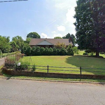 608 Victor St, Eden, NC 27288