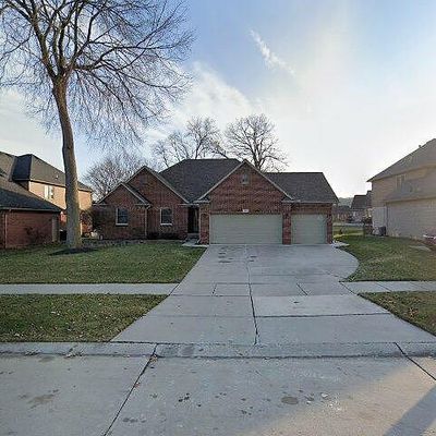 53182 Michael Dr, Chesterfield, MI 48047