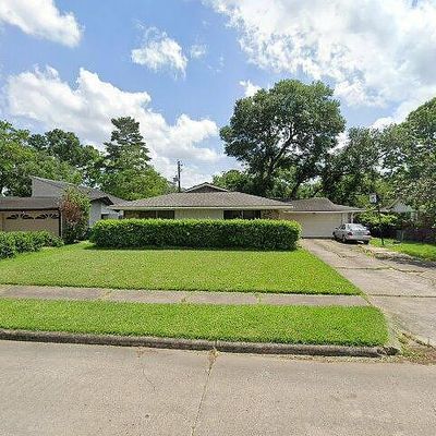 5451 Ariel St, Houston, TX 77096