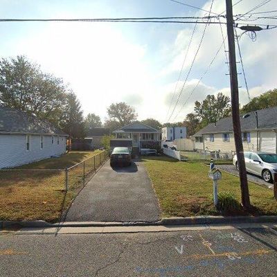 72 N River Dr, Pennsville, NJ 08070