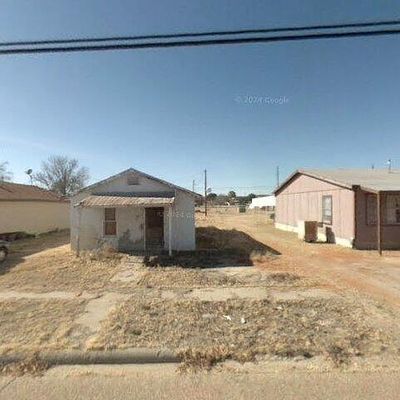 811 S Allen Ave, Monahans, TX 79756