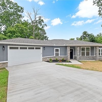 1 Uxbridge Circle, Bella Vista, AR 72715