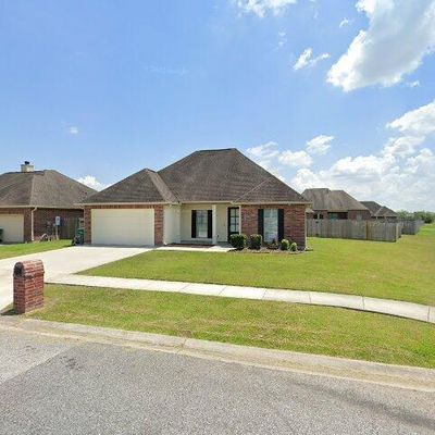 100 Spanish Moss Ln, Broussard, LA 70518