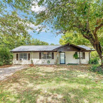 1000 S Andrea Dr, Mabank, TX 75147