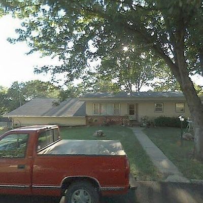 1009 Elm St, Valley Falls, KS 66088