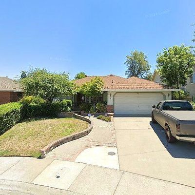 8 Freon Ct, Sacramento, CA 95831