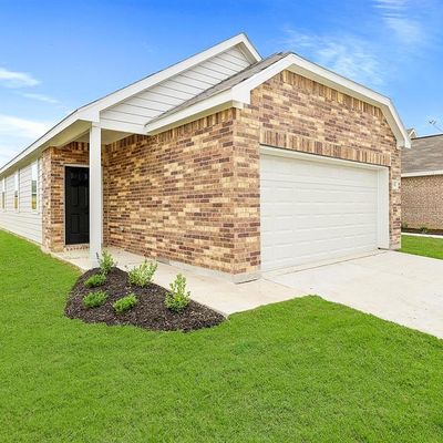 108 Arango Way, Fort Worth, TX 76140