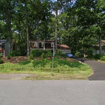 10821 Cross School Rd, Reston, VA 20191