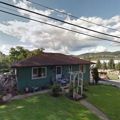 1100 Statia St, Coraopolis, PA 15108