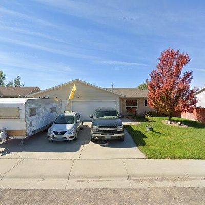 1102 Hatchet Dr, Douglas, WY 82633