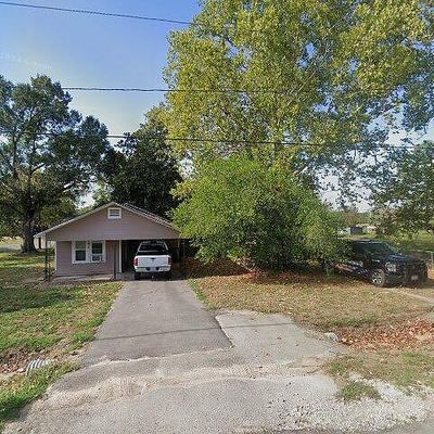 1108 S Masonic St, Bellville, TX 77418