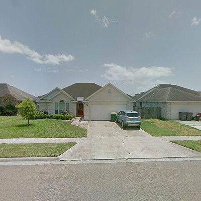 111 Hackamore Ln, Victoria, TX 77904