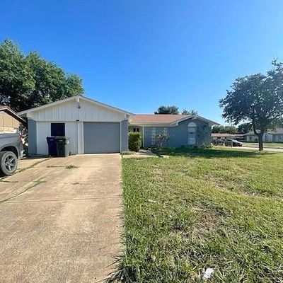 1113 Manitoba Dr, Garland, TX 75040