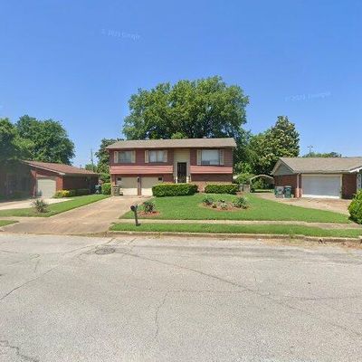 1122 Esplanade Pl, Memphis, TN 38106