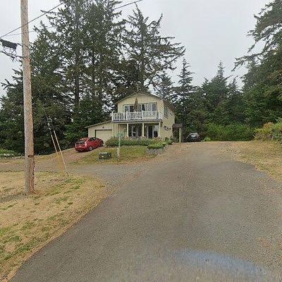 1142 Hemlock St Ne, Ilwaco, WA 98624