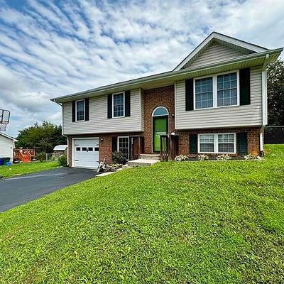 115 Ashton Ct, Christiansburg, VA 24073