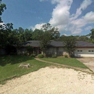 115 Avenue F, Brazoria, TX 77422